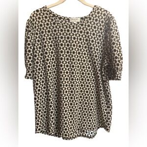 Kim & Cami Black and Cream Floral Blouse